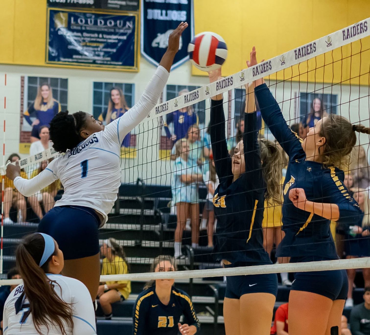 LC v SB volley_8.jpg